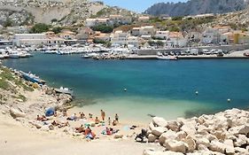 Au cœur du Parc National du Massif des Calanques, la Flibuste des Goudes, Maison 2 chambres, climatisée, jardins, solarium, proche plage, large vue mer